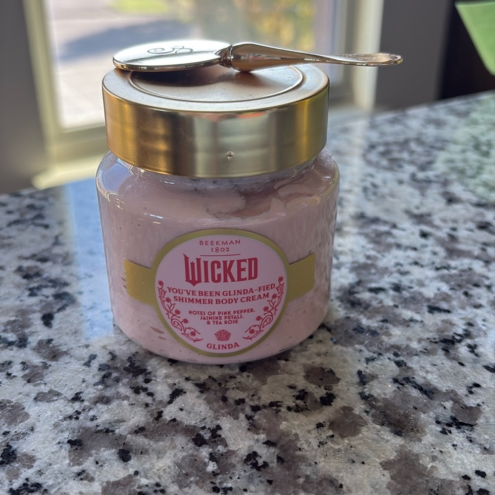 Beekman 1802 Glinda Shimmer Body Cream